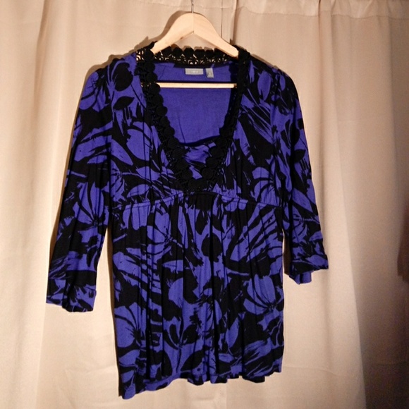 Black & Purple Shirt, lace edged neck - Picture 1 of 3